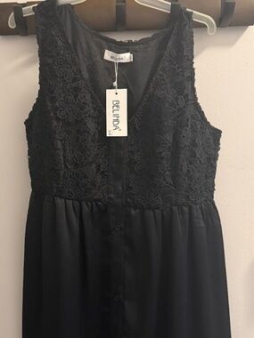 Women’s Dresses size Large. Never worn.